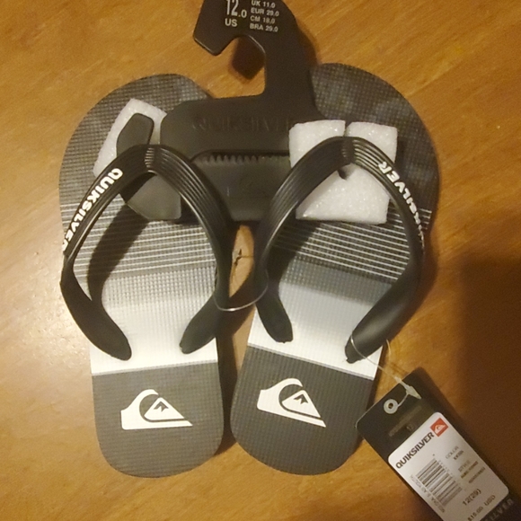 quicksilver boys flip flops